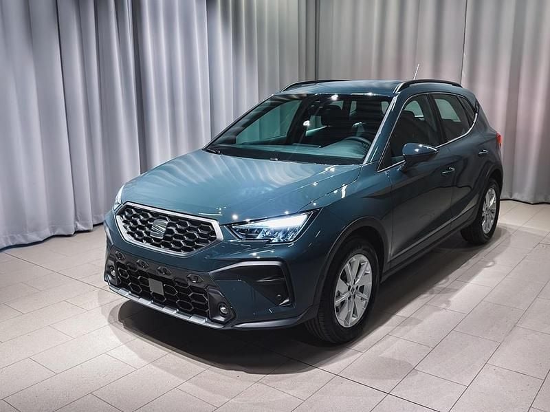 Blå Ny 2026 Seat Arona SUV | 264 900 kr (Marknadspris) - Bild 1/4