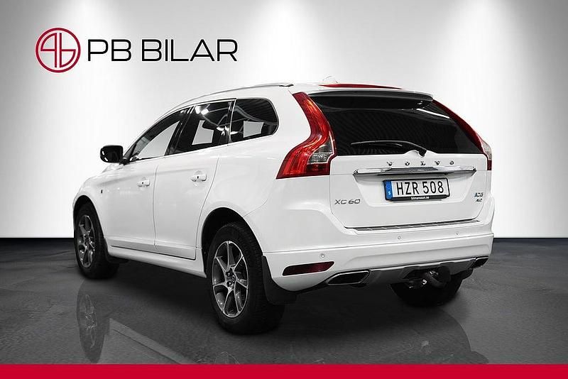 Begagnad Volvo XC60 Ocean Race 220 HK (161 kW) 2015 Vit SUV