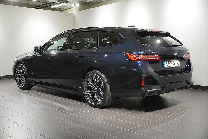 Begagnad BMW i5 M Sport 289 kW (394 HK) 2024 Svart Sedan