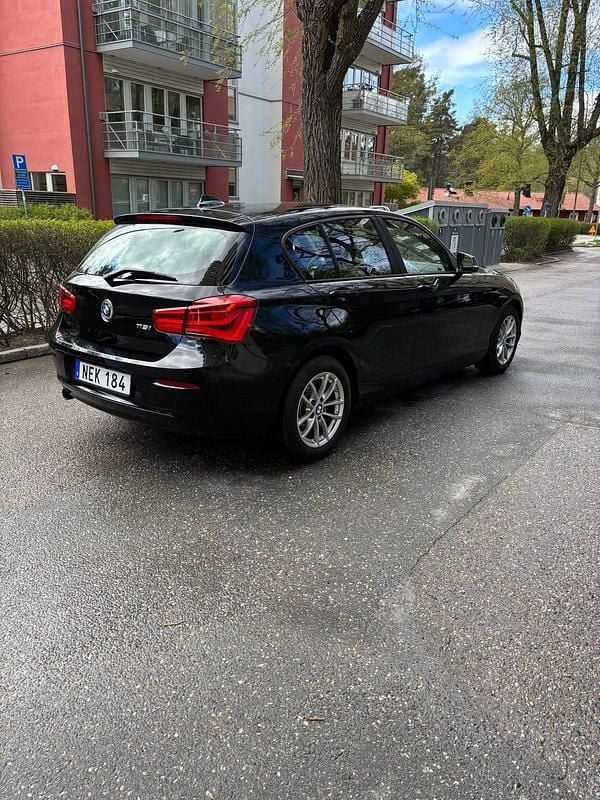 Begagnad BMW 118 136 HK (100 kW) 2016 Halvkombi