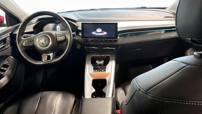 Begagnad MG MG5 EV Luxury 130 kW (177 HK) 2022 Röd Kombi