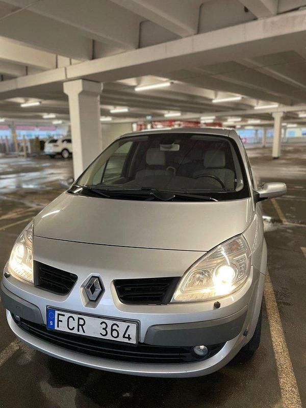 Grå Begagnad 2007 Renault Scénic II Minibuss | 22 800 kr (Bra pris) - Bild 1/4