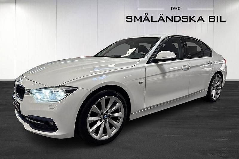 Vit Begagnad 2017 BMW 320 Sport Line Sedan | 179 000 kr - Bild 1/4