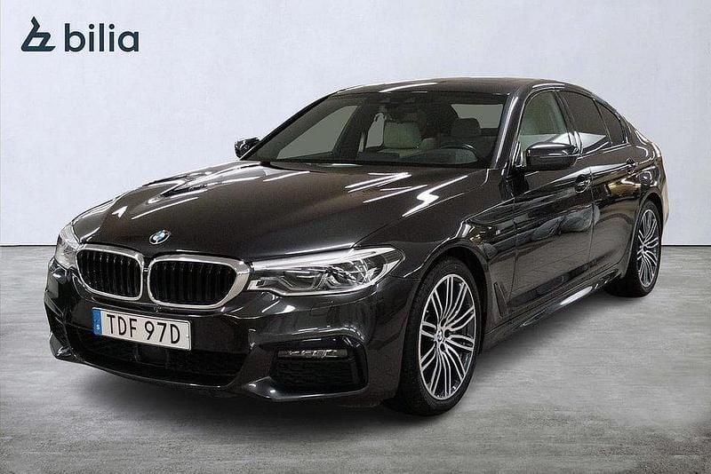 Grå Begagnad 2020 BMW 530 M Sport Sedan | 399 000 kr (Marknadspris) - Bild 1/3