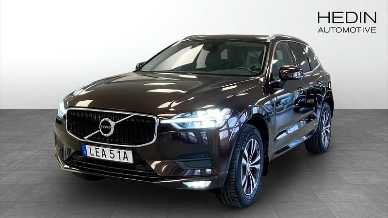 Mörkbrun (brown) Begagnad 2020 Volvo XC60 Momentum SUV | 304 800 kr (Bra pris) - Bild 1/4