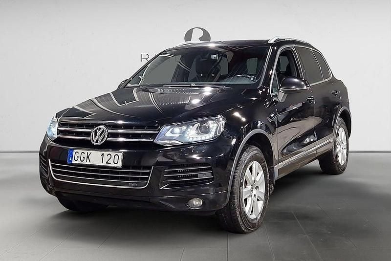 Svart Begagnad 2013 VW Touareg SUV | 124 900 kr (Bra pris) - Bild 1/4