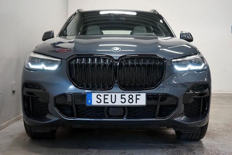 Begagnad BMW X5 M Sport 394 HK (289 kW) 2022 Grå SUV