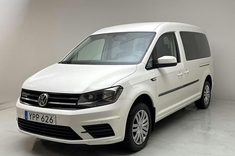 Vit Begagnad 2018 VW Caddy Maxi Life Life Minibuss | 139 000 kr (Marknadspris) - Bild 1/4