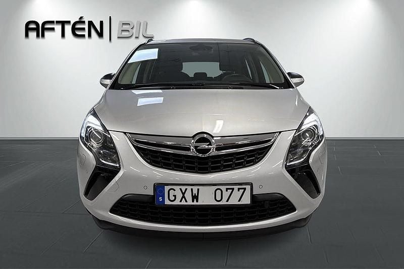 Begagnad Opel Zafira Tourer Business 140 HK (102 kW) 2012 Grå Minibuss