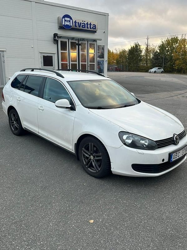 Begagnad 2012 VW Golf VII Kombi | 48 000 kr (Marknadspris) - Bild 1/4