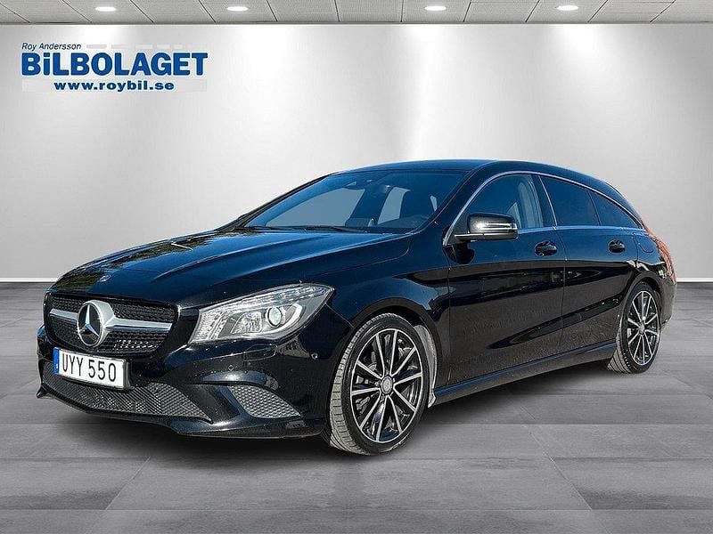 Svart Begagnad 2015 Mercedes CLA220 Shooting Brake Kombi | 179 800 kr (Marknadspris) - Bild 1/4