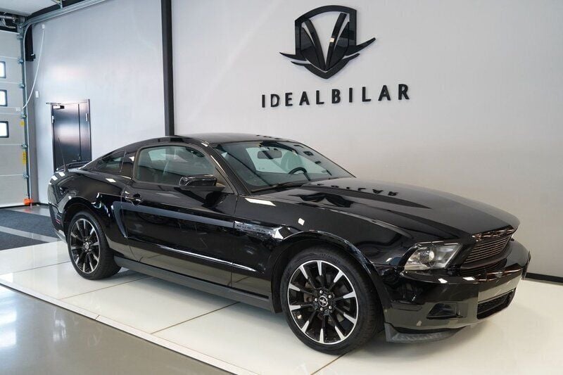 Begagnad 2012 Ford Mustang Sport Sportkupé | 299 900 kr (Marknadspris) - Bild 1/4