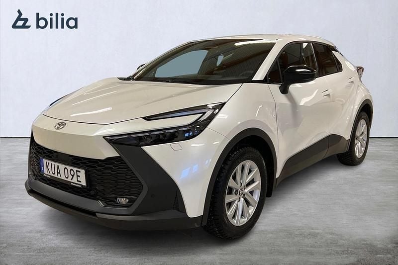 Vit Ny 2025 Toyota C-HR Style SUV | 414 900 kr (Marknadspris) - Bild 1/3