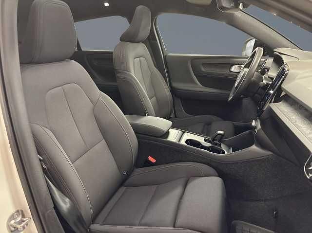 Begagnad 2025 Volvo EC40 SUV | 449 000 kr (Marknadspris) - Bild 1/4