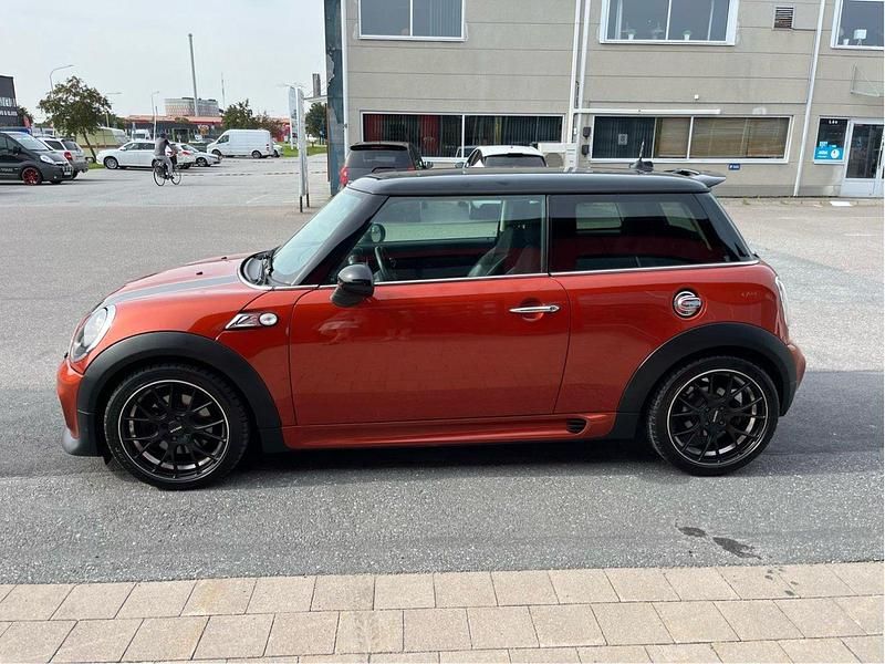 Orange Begagnad 2012 Mini Cooper S Halvkombi | 99 000 kr (Lite dyr) - Bild 1/4
