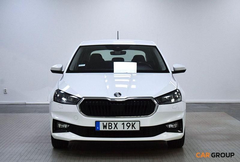 Vit Begagnad 2022 Skoda Fabia Style Halvkombi | 142 900 kr - Bild 1/4