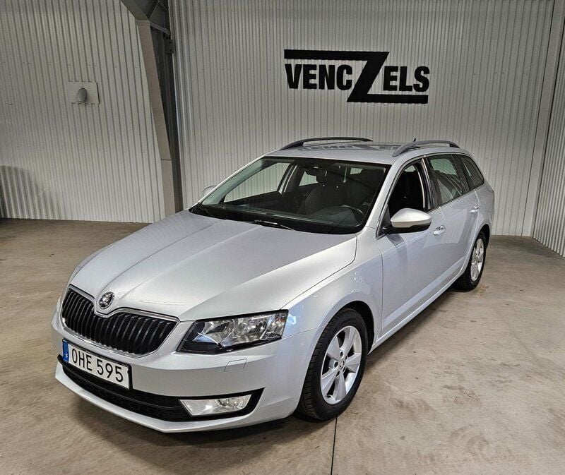 Silver Begagnad 2016 Skoda Octavia Ambition Kombi | 129 000 kr (Lite dyr) - Bild 1/4