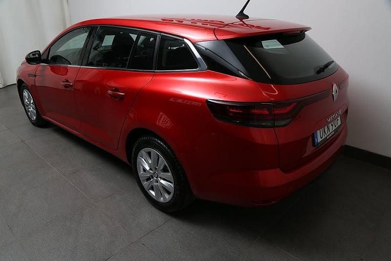 Begagnad Renault Mégane GrandTour 140 HK (102 kW) 2023 Röd Kombi