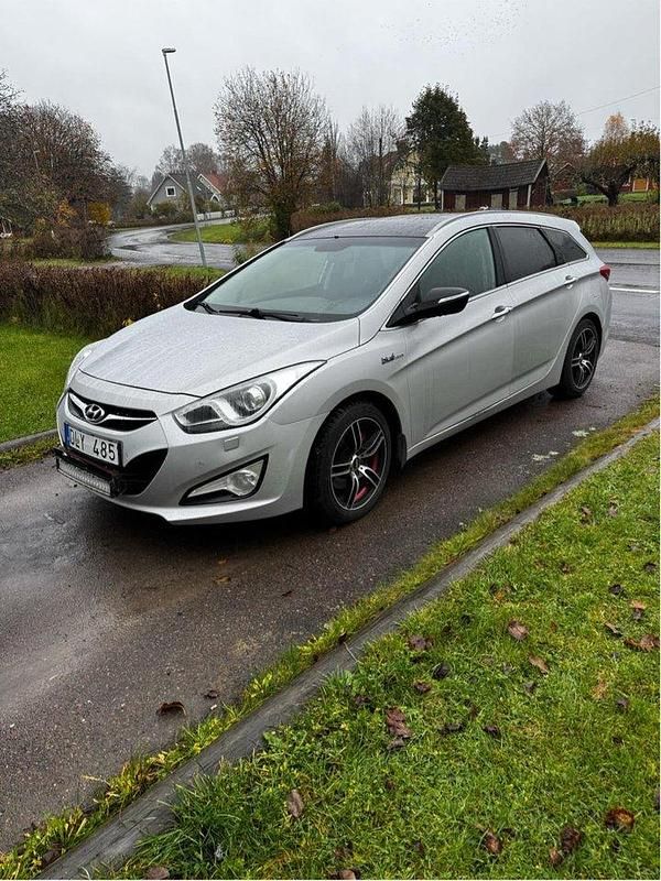 Silver Begagnad 2012 Hyundai i40 Kombi | 27 000 kr - Bild 1/3