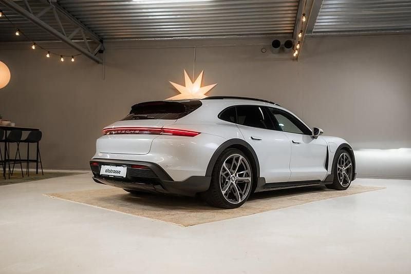 Begagnad Porsche Taycan Cross Turismo 319 kW (435 HK) 2021 Ljusgrå Kombi