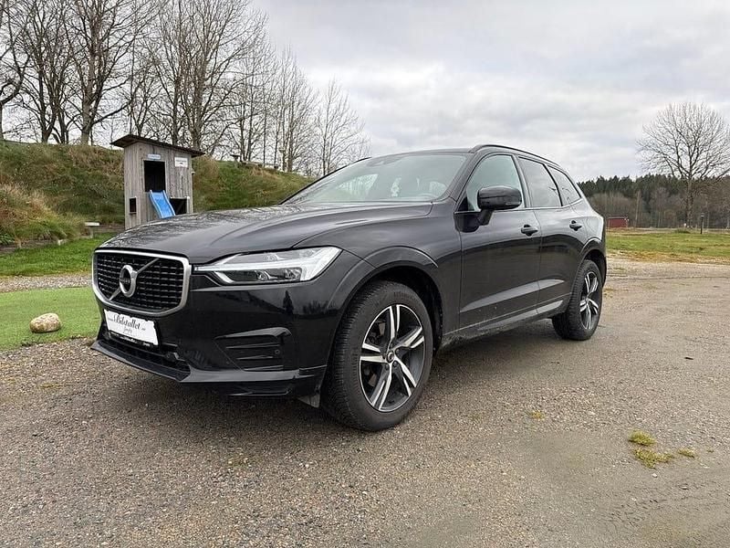 Begagnad Volvo XC60 R-Design 150 HK (110 kW) 2020 Onyxblack SUV
