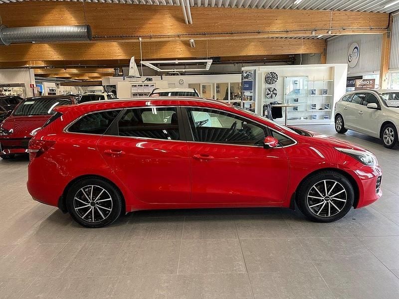 Röd Begagnad 2015 Kia Ceed Sportswagon GT-Line Kombi | 89 800 kr (Marknadspris) - Bild 1/4