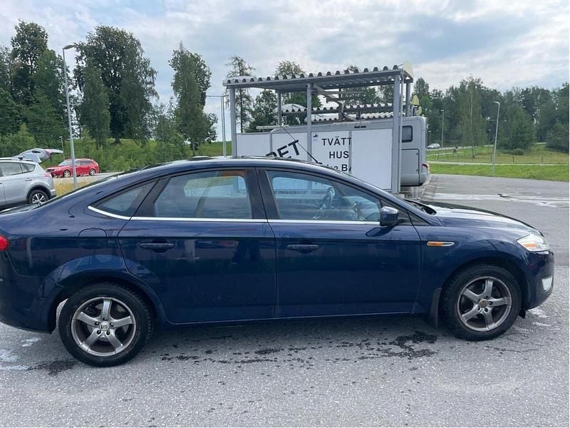 Blå Begagnad 2009 Ford Mondeo Titanium Halvkombi | 29 000 kr (Bra pris) - Bild 1/3