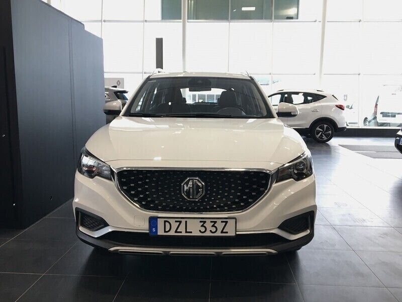 Begagnad MG ZS Luxury 105 kW (143 HK) 2020 Vit Sedan