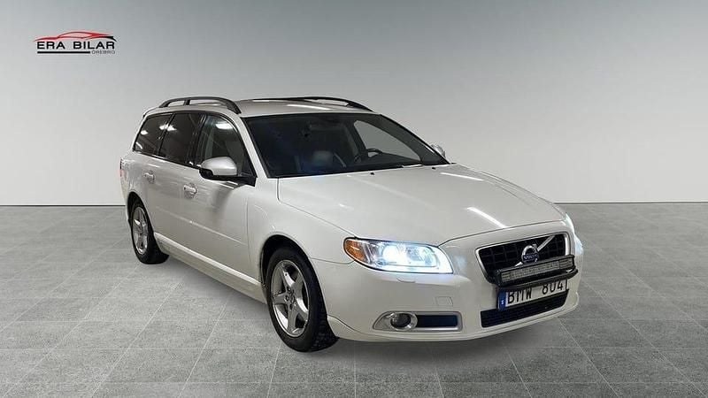 Begagnad Volvo V70 R-Design 163 HK (119 kW) 2011 Vit Kombi