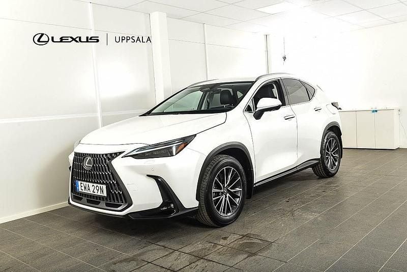 Begagnad Lexus NX450h+ Executive Line 309 HK (227 kW) 2023 Vit SUV