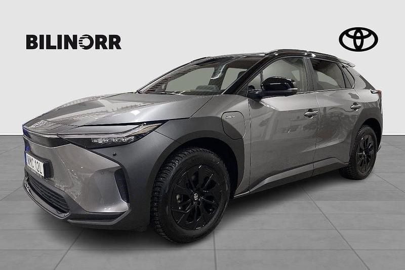 Begagnad Toyota bZ4X Edition 252 kW (343 HK) 2024 Silver SUV