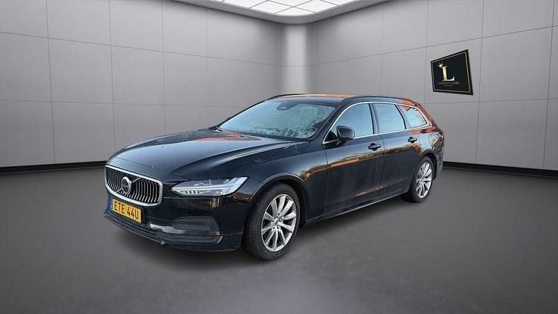Svart Begagnad 2022 Volvo V90 Momentum Kombi | 120 000 kr (Superpris) - Bild 1/4