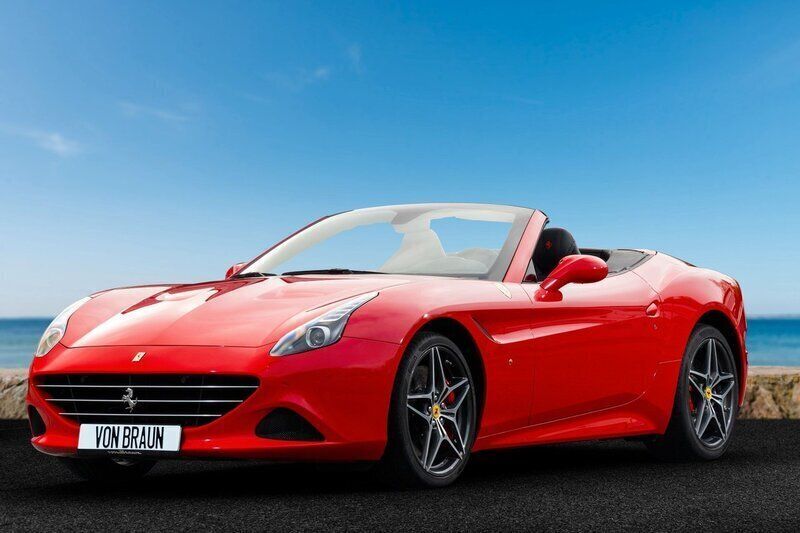 Röd Begagnad 2015 Ferrari California Cab | 1 625 000 kr - Bild 1/4