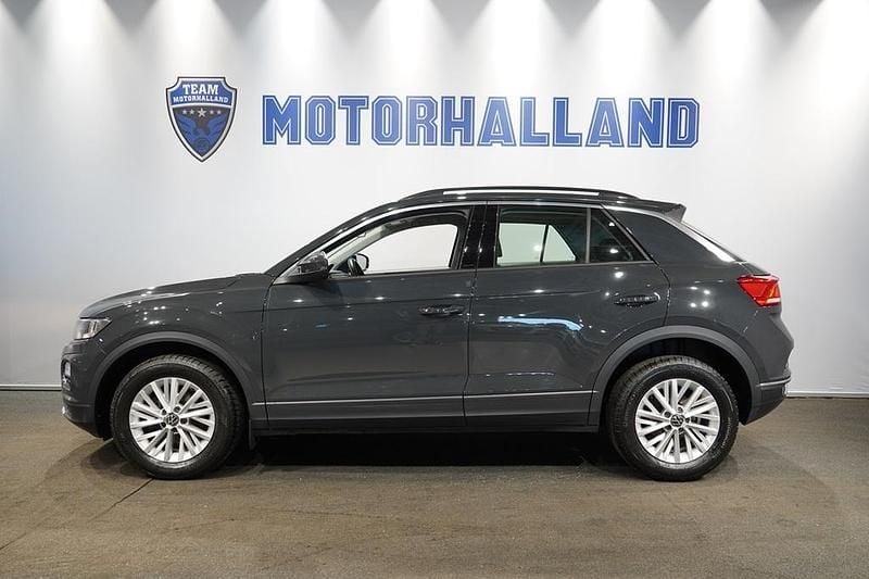 Grå Begagnad 2021 VW T-Roc SUV | 189 900 kr (Marknadspris) - Bild 1/4