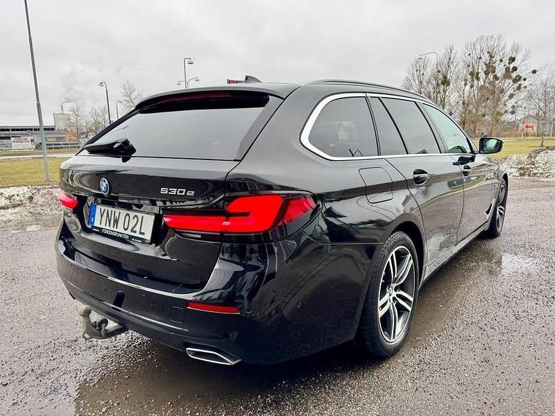 Begagnad BMW 530 Comfort Edition 292 HK (214 kW) 2022 Safirsvart metallic Kombi