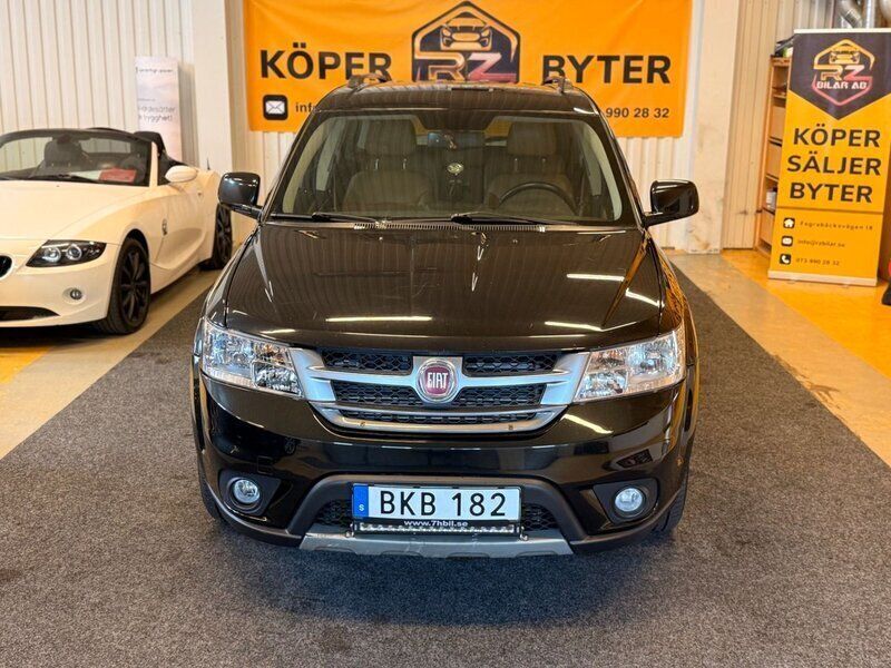 Svart Begagnad 2014 Fiat Freemont SUV | 109 900 kr (Lite dyr) - Bild 1/4
