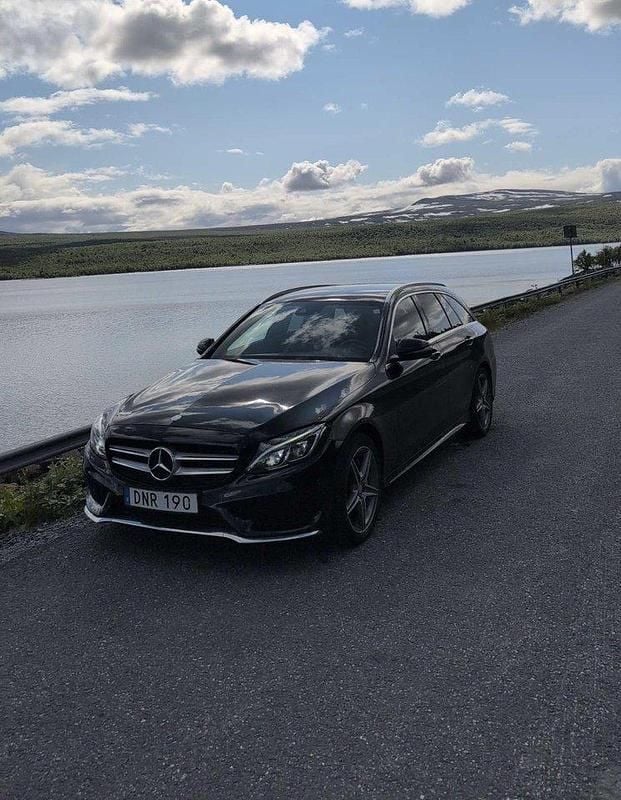 Svart Begagnad 2016 Mercedes C220 AMG line Kombi | 229 000 kr (Lite dyr) - Bild 1/4
