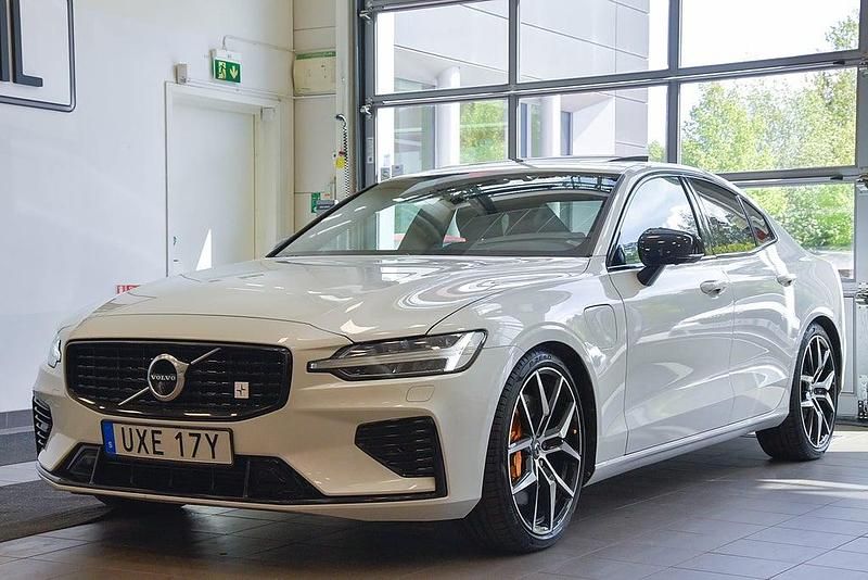 Begagnad Volvo S60 406 HK (298 kW) 2019 Vit Sedan