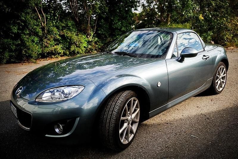 Grå Begagnad 2011 Mazda MX5 Cab | 154 000 kr (Marknadspris) - Bild 1/4