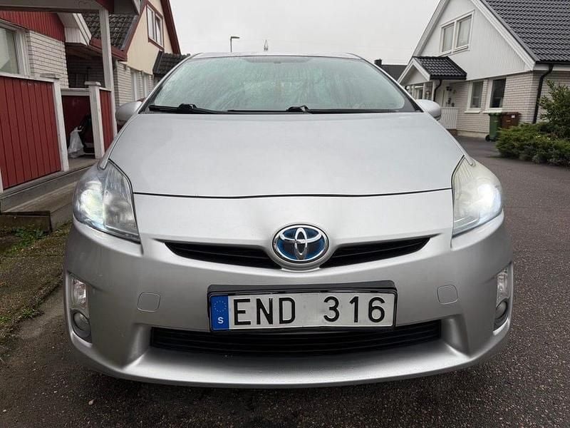 Begagnad 2010 Toyota Prius | 74 800 kr (Bra pris) - Bild 1/4