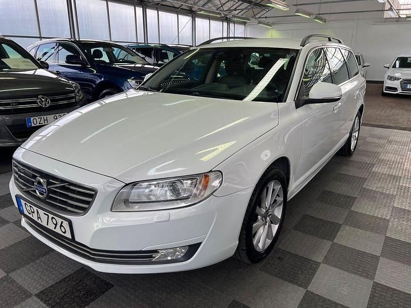 Begagnad Volvo V70 Momentum 150 HK (110 kW) 2016 Vit Kombi