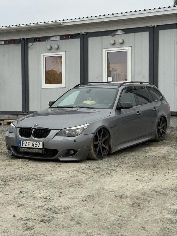 Grå Begagnad 2008 BMW 530 Kombi | 75 000 kr - Bild 1/4