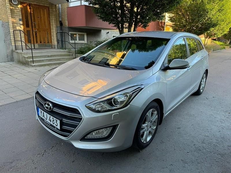 Begagnad 2016 Hyundai i30 Kombi | 125 000 kr (Superpris) - Bild 1/4