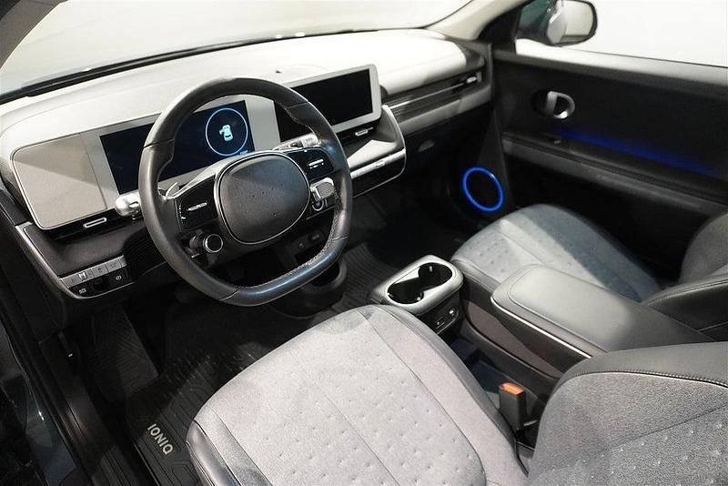 Begagnad Hyundai Ioniq Essential 160 kW (218 HK) 2023 Grön Halvkombi
