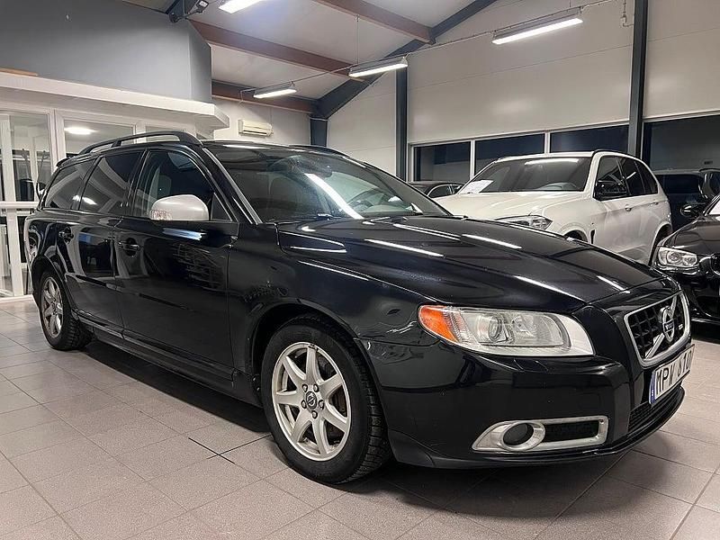Begagnad Volvo V70 R-Design 231 HK (169 kW) 2010 Svart Kombi