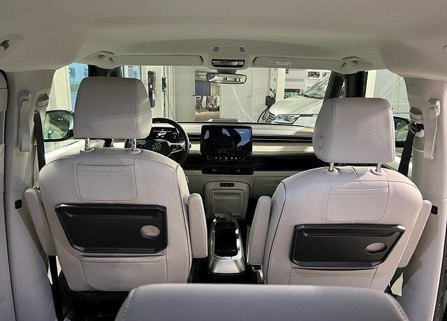 Begagnad VW ID. Buzz Pro 150 kW (204 HK) 2023 Svart Minibuss