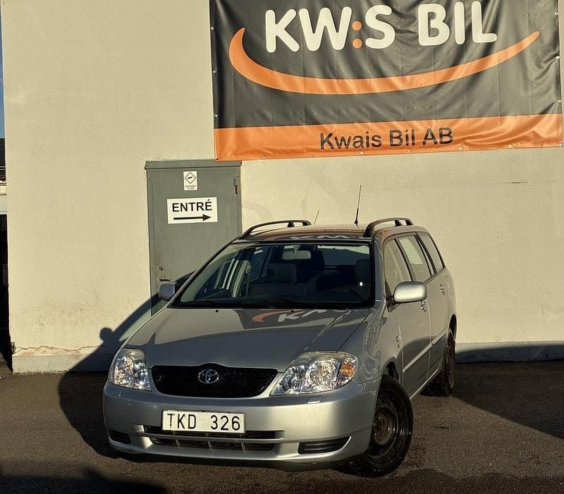 Silver Begagnad 2002 Toyota Corolla Kombi | 42 900 kr (Marknadspris) - Bild 1/4