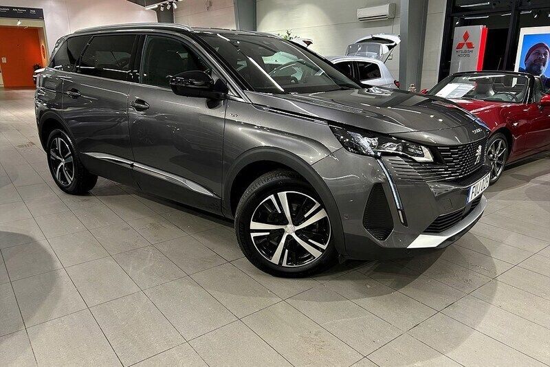 Grå Begagnad 2023 Peugeot 5008 GTi Minibuss | 329 900 kr (Marknadspris) - Bild 1/4