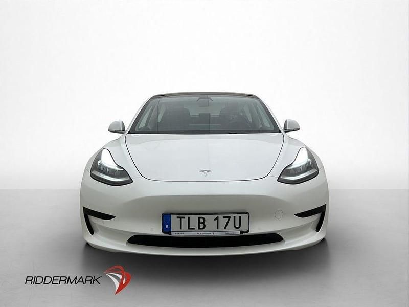 Begagnad Tesla Model 3 Standard Range Plus 239 kW (325 HK) 2019 Vit Sedan