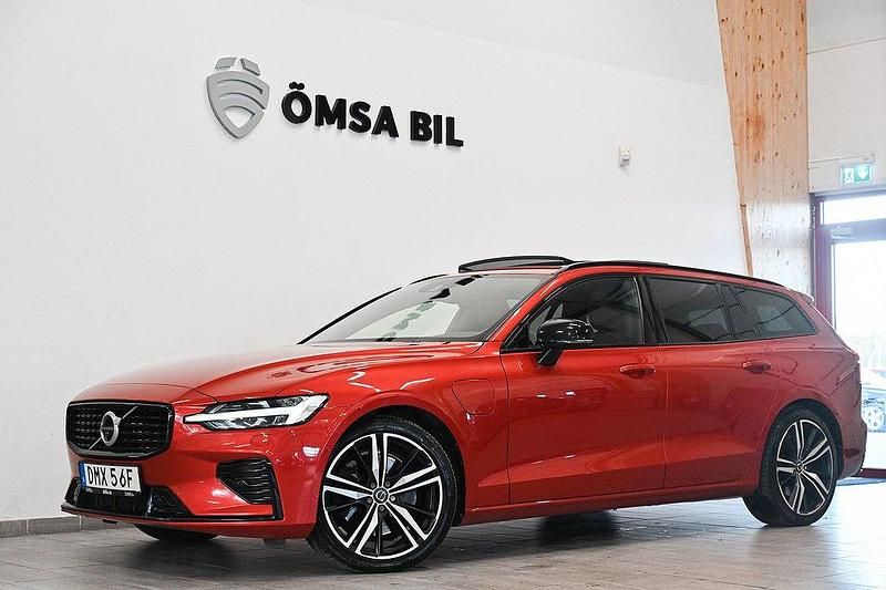 Röd Begagnad 2020 Volvo V60 R-Design Kombi | 329 800 kr (Marknadspris) - Bild 1/4